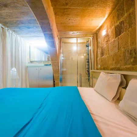 Duplex Studio * Valletta