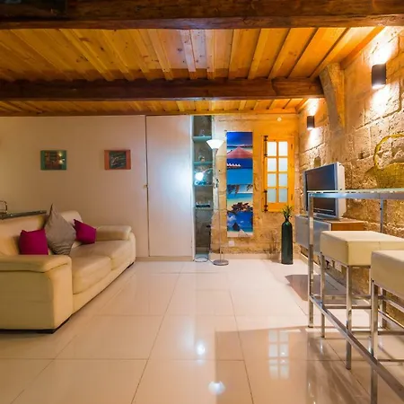 Duplex Studio * Valletta